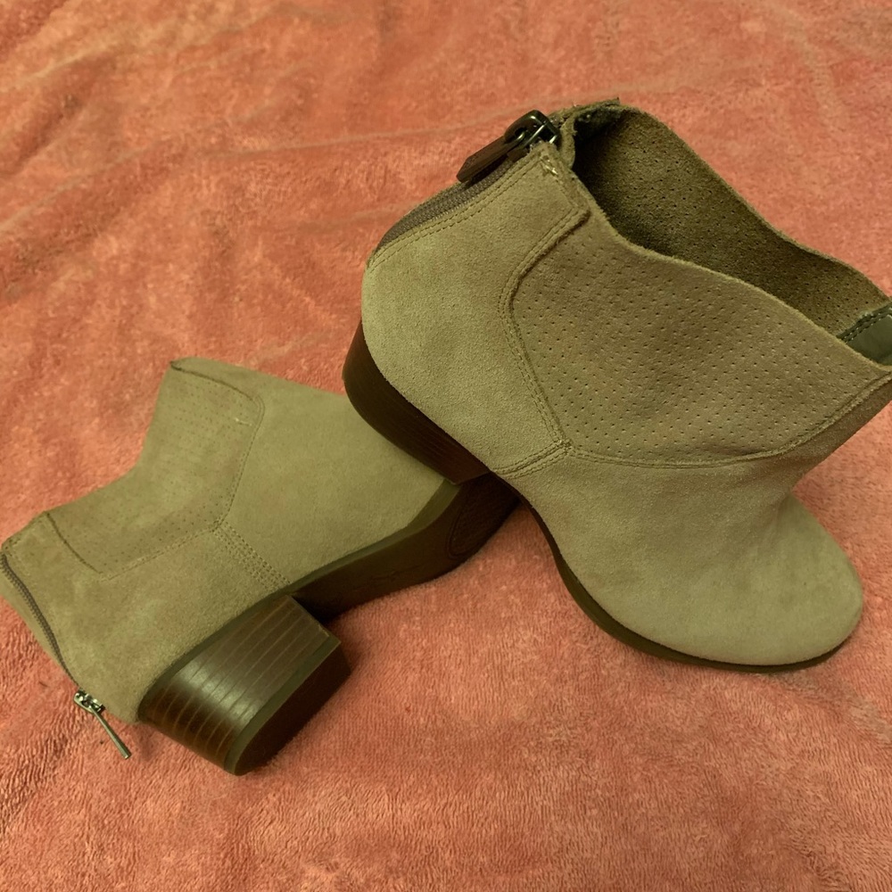 Booties - Picture 4 of 5